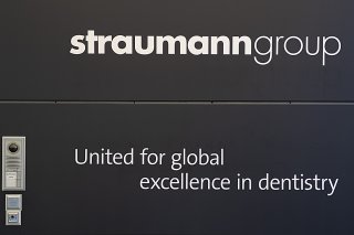 Les frais de financement ont pesé sur le résultat net de Straumann début 2023. (archive)